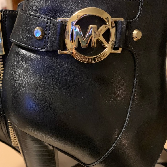 🌟💖HP💓⭐️ EUC Michael Kors Platformed Heels 👠 - Picture 9 of 10